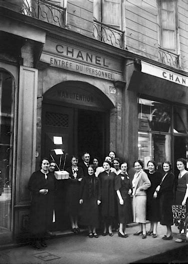 chanel fashion house history.